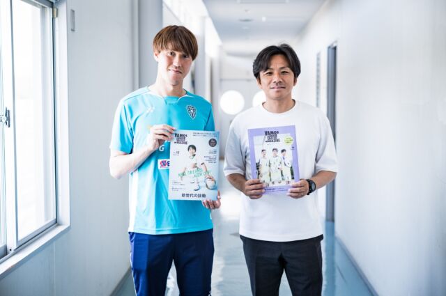 【対談　アビスパ福岡 藤本一輝選手】

地元福岡で育ち、カメリアFCでサッカー人生を始めた藤本選手。
@kazuki_fujimoto33 

「アビスパは小さい頃からよく見ていた憧れのチーム」と語る藤本選手が、地元クラブのユニフォームに袖を通すまでの軌跡を深掘りします。

「あの熱量と想いがあったから、僕は努力できた」

悩み、上手くいかない時期を乗り越えられたのは、恩師・加藤さんの存在があったから。
藤本選手の知られざるエピソードから、アビスパへの熱い想いまで…ここでしか聞けない話が盛りだくさんです！

地元の星、藤本一輝選手のルーツに迫る対談、ぜひお見逃しなく！

photograph by @butthenxstudio 

#アビスパ福岡 #藤本一輝 #カメリアFC #VAMOS #対談 #恩師 #サッカー #地元愛 #必見