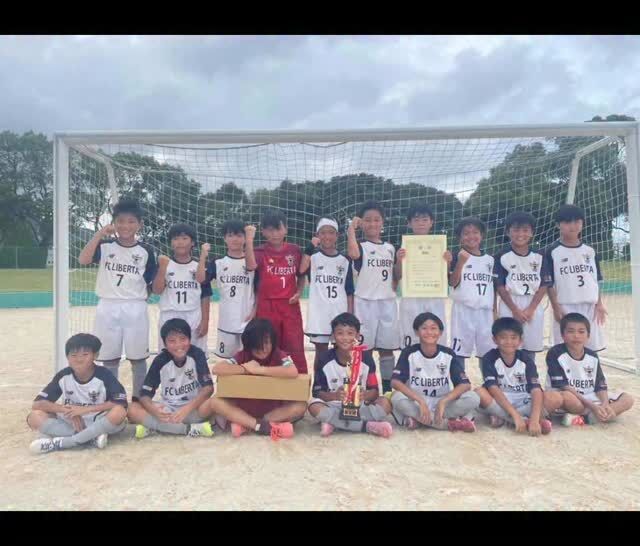 【2025年度 第37回九州ジュニアU11サッカー大会(新人戦)】
各地区代表が決定しました⚽️✨

福岡地区、筑前地区以外の優勝チームは前回と同じ顔ぶれという結果に😊
ただし、各地区でPK戦も多く、どの試合も白熱した接戦だったようです🔥

県大会ではどんなドラマが生まれるのか…
今から楽しみで仕方ありません‼️

全選手に心からエールを送ります📣
Vamo———s!!!

━━━━━━━━━━━━━━━━
📍各地区 優勝・準優勝チーム
━━━━━━━━━━━━━━━━

⚽️福岡地区
🏆優勝|リベルタFC
🥈準優勝|FCルーザ福岡

⚽️北九州地区
🏆優勝|ブレイバリー上津役SC
🥈準優勝|CA.AMOR

⚽️筑後地区
🏆優勝|GULLID ASAKURA FC
🥈準優勝|筑後SC

⚽️筑前地区
🏆優勝|バディFC
🥈準優勝|FC上西郷ウエストキッズデュエル

⚽️筑豊地区
🏆優勝|エスペーロFC
🥈準優勝|宮田FC

━━━━━━━━━━━━━━━━

県大会でのさらなる飛躍を期待しています✨
みんな頑張れー‼️🔥

#九州ジュニアU11 #新人戦 #少年サッカー
#福岡サッカー #U11サッカー #ジュニアサッカー
#サッカー少年 #頑張れ子どもたち
#県大会出場 #みんな頑張れ